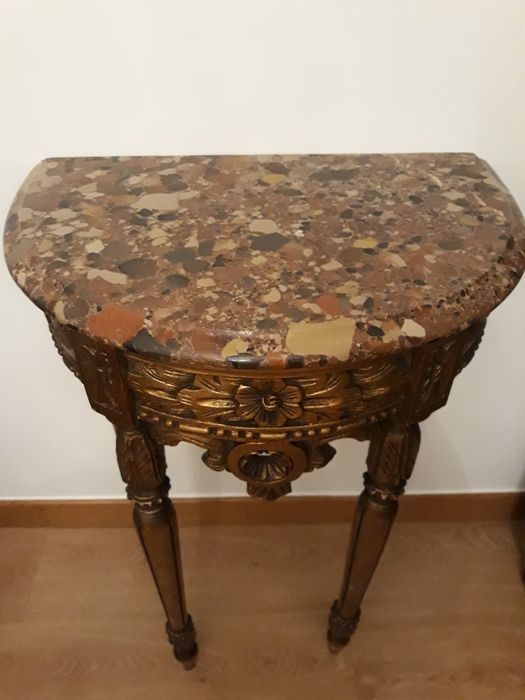 Consola em talha dourada com pedra mármore e espelho