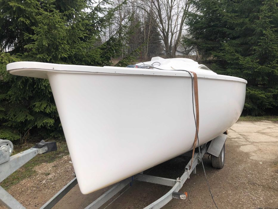 jacht sasanka viva 600 laminaty
