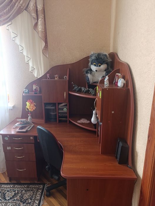 Продам комп'ютерний стіл