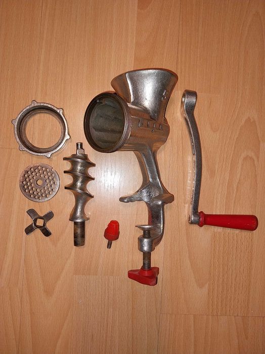 Ręczna maszynka do mięsa. Rozmiar 5.