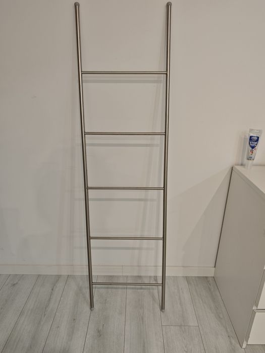 Escada decorativa tipo toalheiro