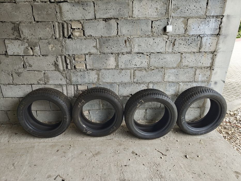 Opony zimowe Goodyear 225 50 17