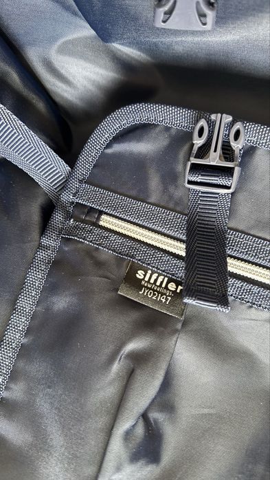 Walizka średniej wielkości, praktycznie jak nowa