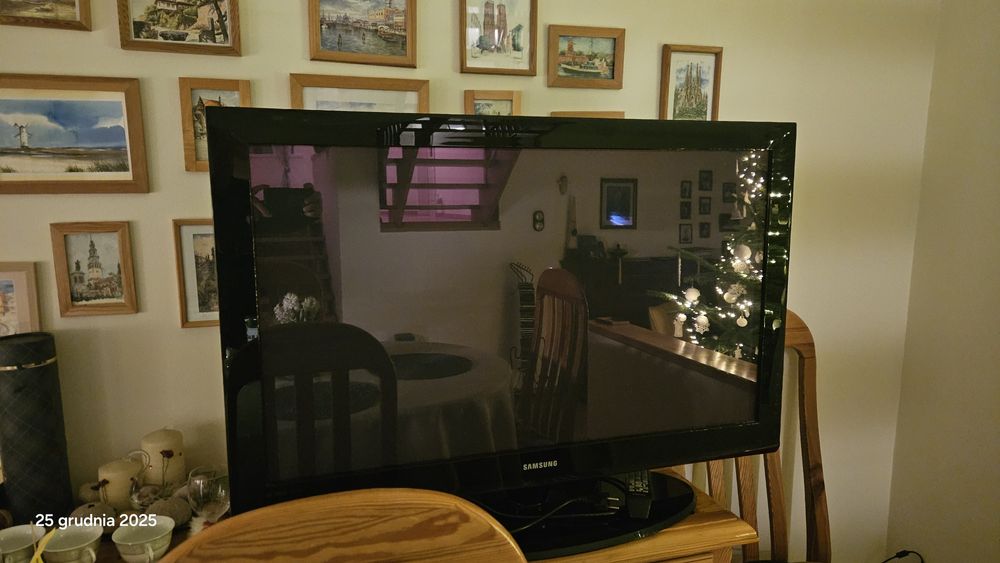 telewizor SAMSUNG 42 cale - 107cm