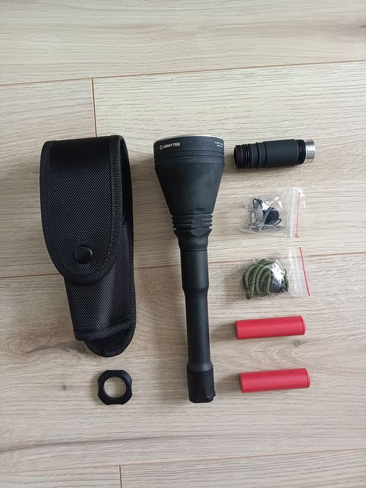 Latarka szperacz Barracuda Pro (White) / 1500 lumenów / Armytek