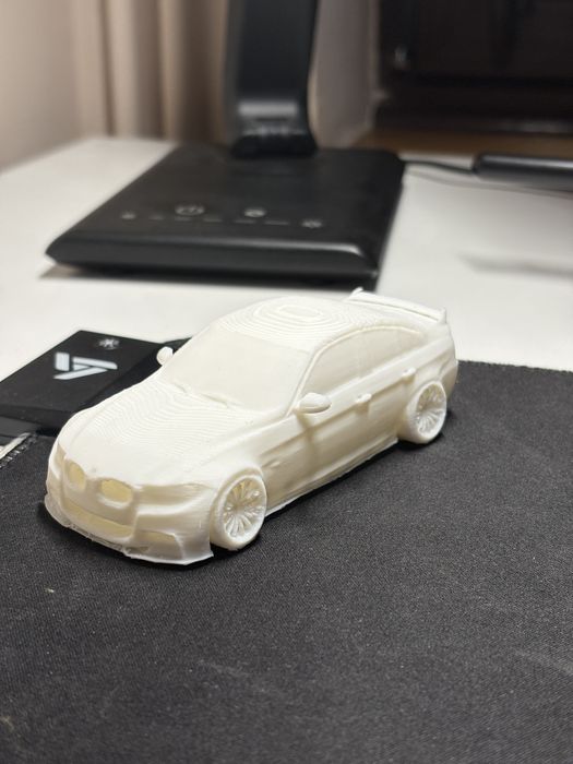 Bmw e90 figurka  white