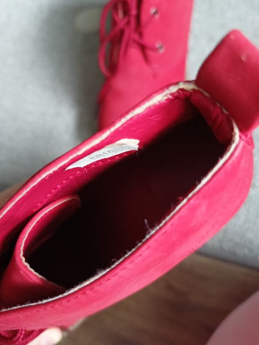 Botki na słupku 37 wiązane czerwone