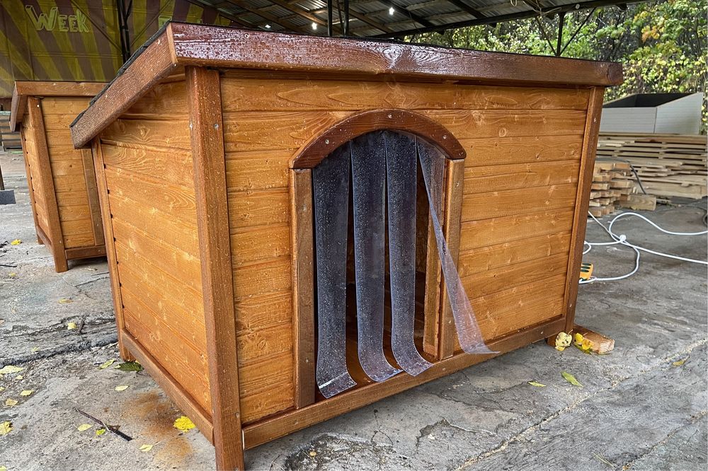 Утеплена будка для собачки середніх та великих розмірів.