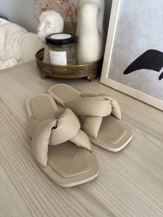 Massimo Dutti skórzane beżowe klapki sandały  rozmiar 38