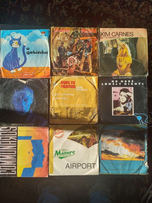 Various Vinyl Singles64752326875522122