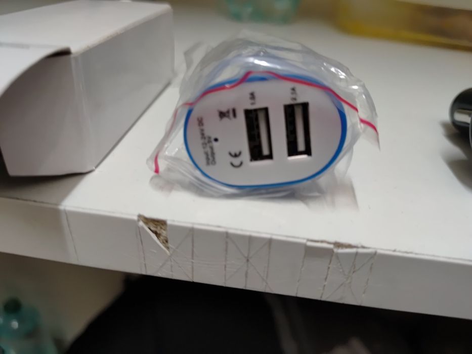 Ładowarka samochodowa nowa