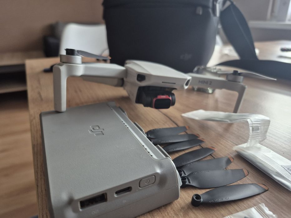 DJI Mini 2 Fly More Combo