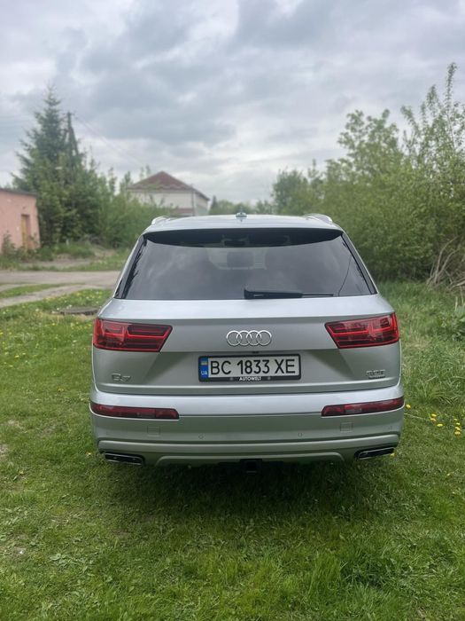 Продам Audi Q7 2017