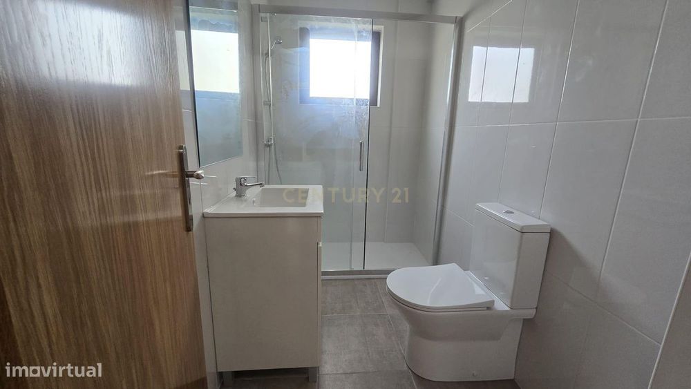 Apartamento T4 para Arrendamento – Bairro do Liceu, Setúbal Totalmente