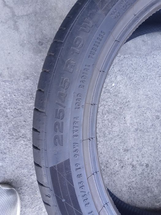 2 pneus 225 45 r19 Continental