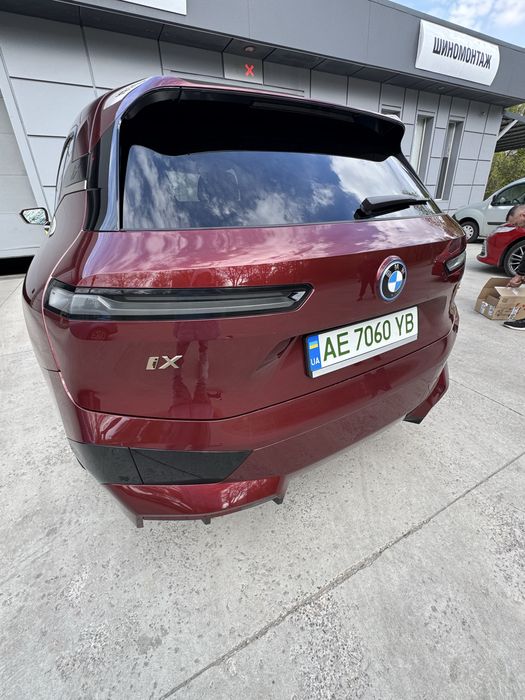 BMW iX 2023 електрична
