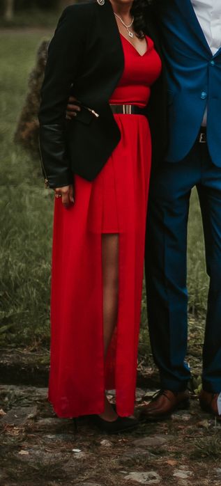 Śliczna elegancka sukienka