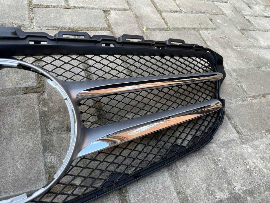Решітка радіатора центральна Mercedes W205 (2014-2019р)