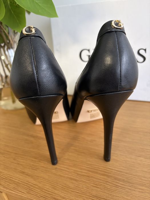 Szpilki Guess  nowe  OKAZJA