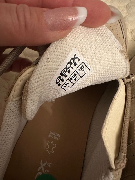 Продам нові кросівки GEOX