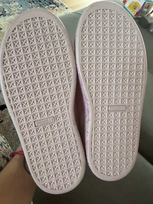 Взуття для дівчинки Puma кеди 34,5