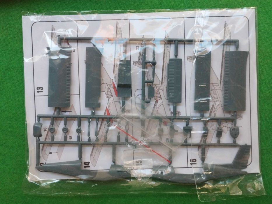 1/72 KP Kovozasvody Prostejov KPM0143 Zlin Z 142 Military version kit modelismo