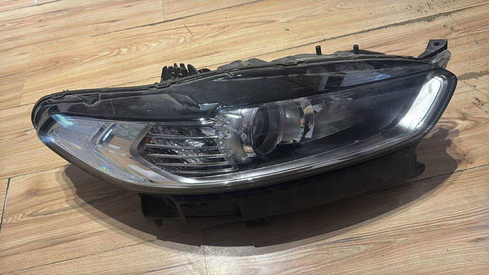 prawy reflektor ford mondeo mk5 wersja uk
