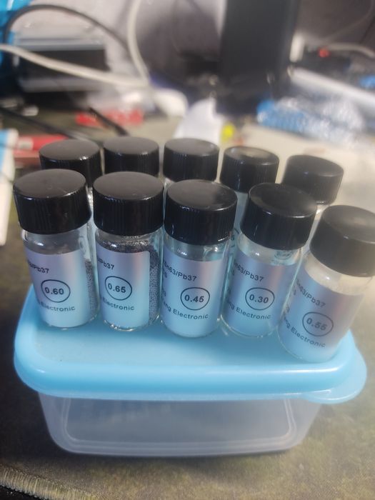 BGA шари і трафарети для ребоулинга