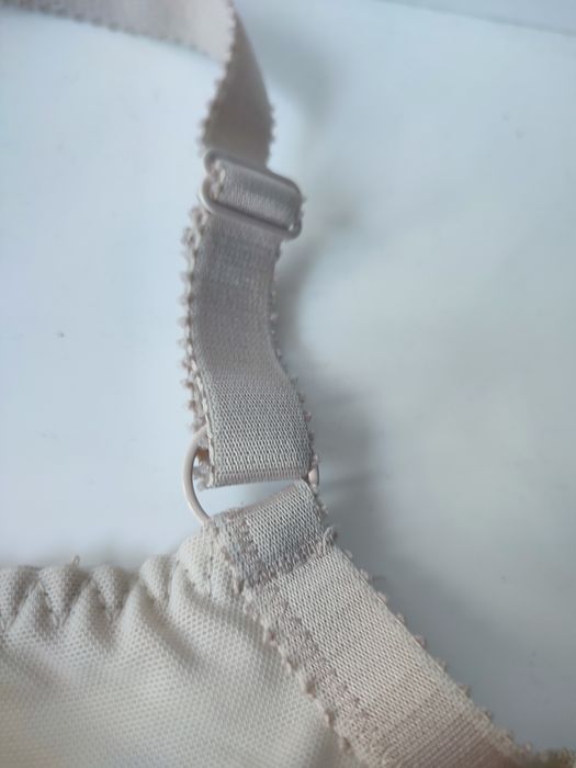 Biustonosz ecru 85F