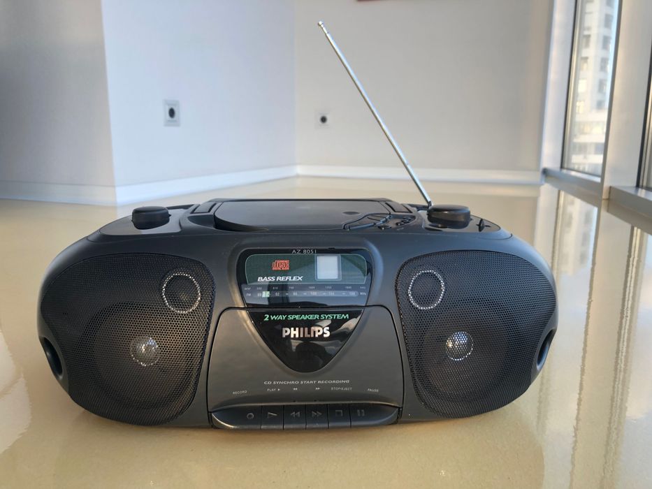 Музыкальный центр/магнитола/ CD-проигрыватель/ радио PHILIPS-AZ8051/11