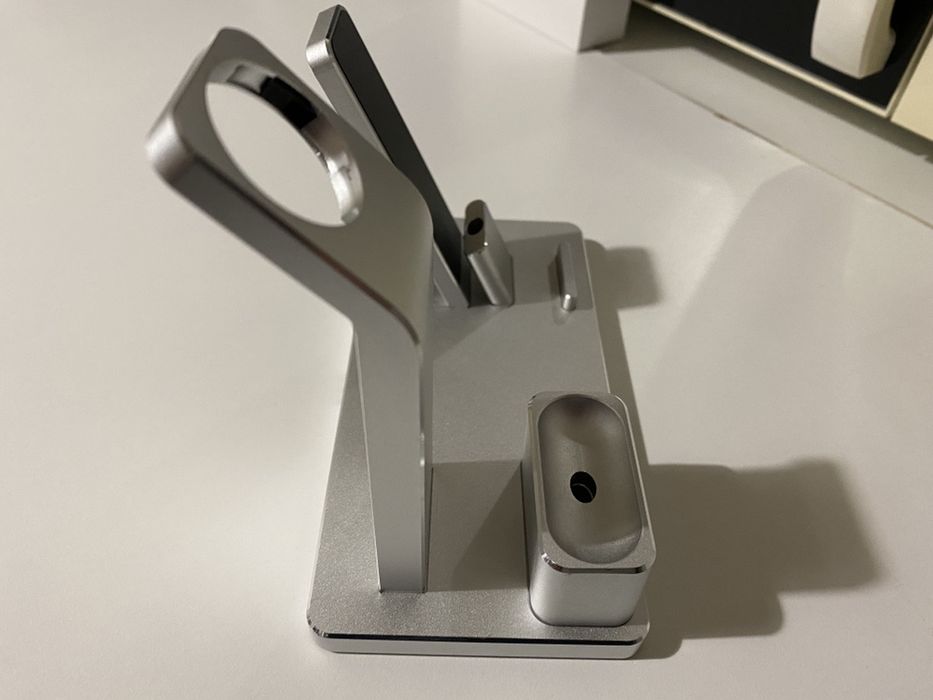 iPhone, Apple Watch and AirPods Docking Station (1st and 2nd Gen)64552616555651123