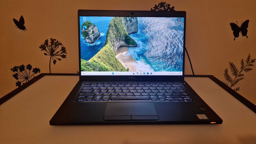 Laptop Dell Latitude 7390 / i7-8650U / 16GB-RAM / SSD-256GB / FHD
