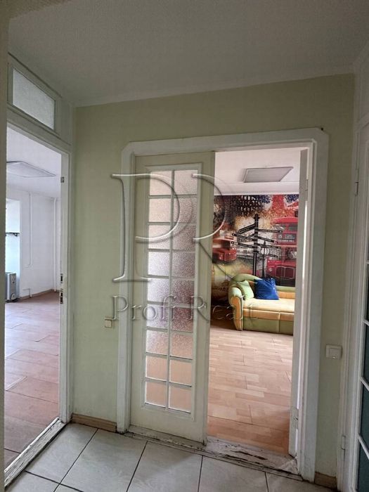 Продаж 3 кімн. квартири за адресою Антоновича 100