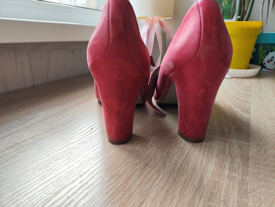 Продам жіночі туфлі ecco