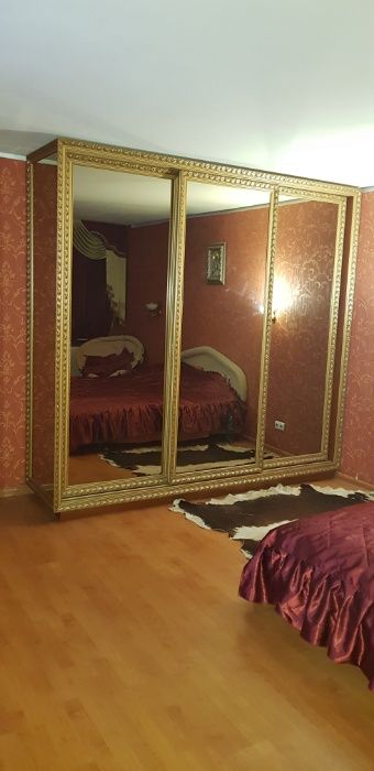 Продам дизайнерську шафу