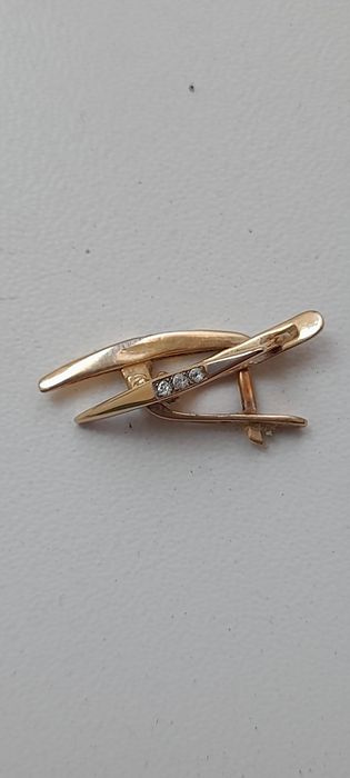 Золотые серьги 1.96г,