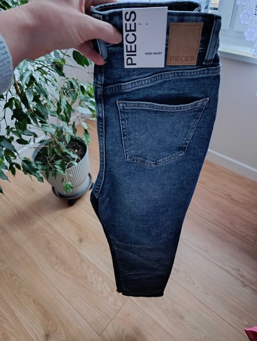 Spodnie jeansowe damskie