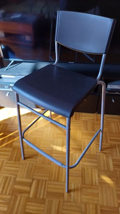 2 Cadeiras altas como novas