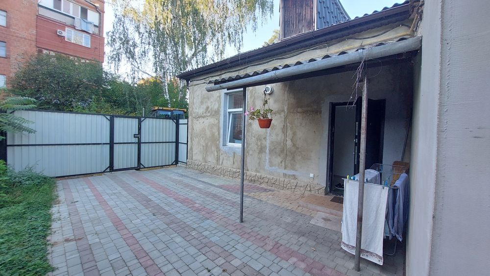 Продам частину будинку. Вул.Вірменська,80.