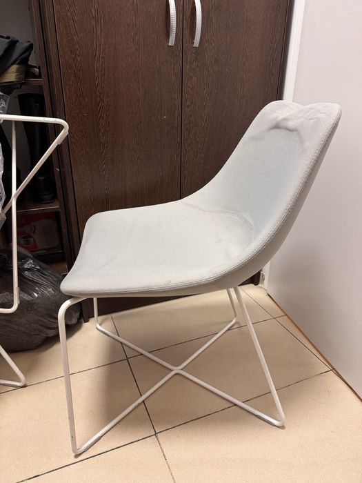 Krzesło szare czerwone 9 szt.