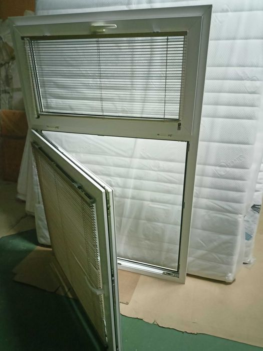 Okna PCV Używane z Żaluzjami.wys.169 cm x szer.108 cm.
