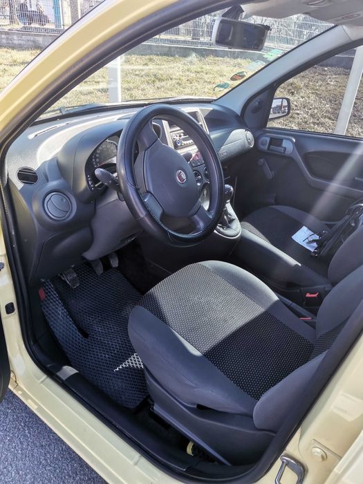 Fiat Panda справжній бестселер завдяки своїй практичності, компактності та надійності