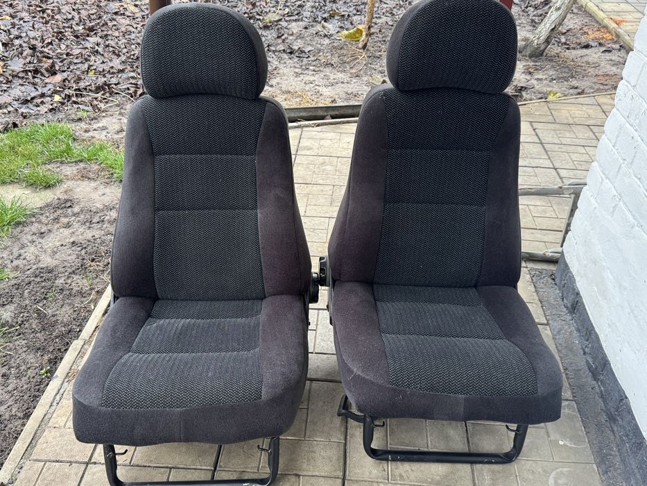 Передні сидіння ваз 2109 в ідеальному стані
