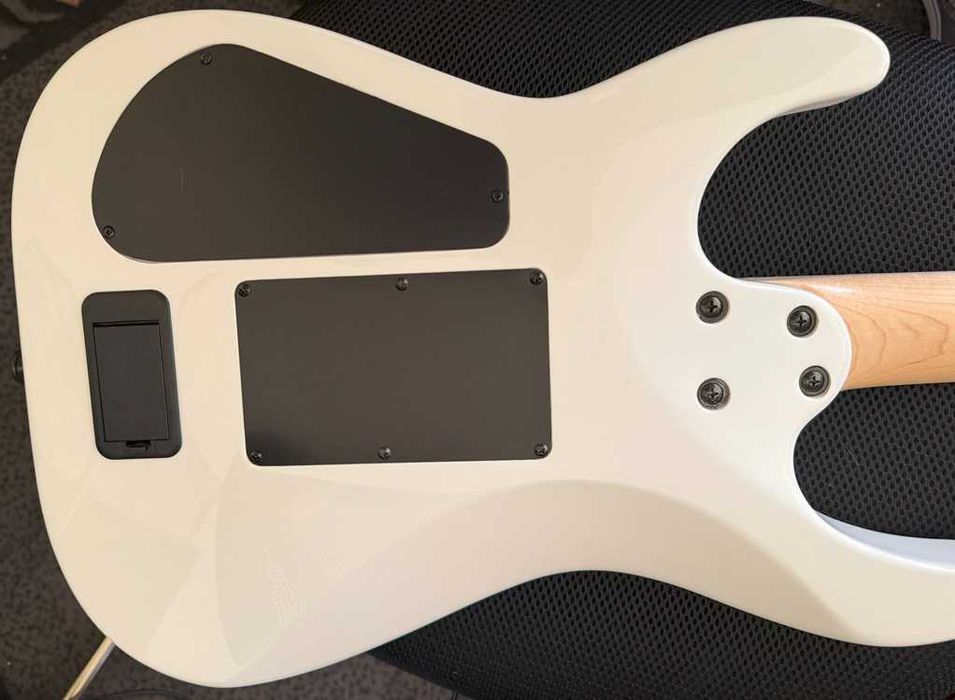 Jackson X Series DKA-R EX Dinky Archtop Extreme