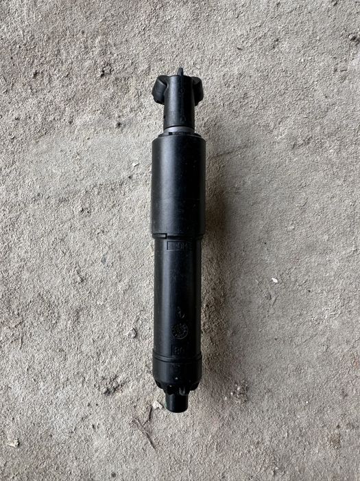 Омивач фар 8W0 955 102 C правий audi a4 b9