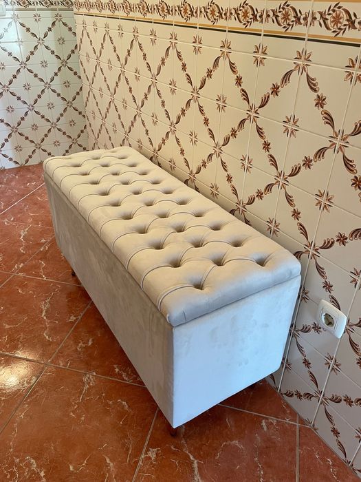 Baú em capitone com interior melamina