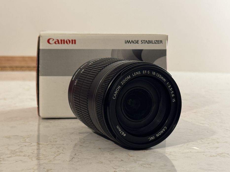 Canon 18-135 f/3.5 - 5.6 IS