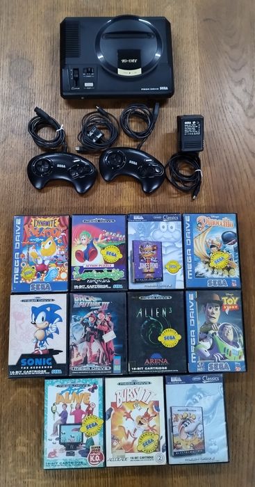 Consola Sega Mega Drive + 2 Comandos + 11 Jogos com Caixa