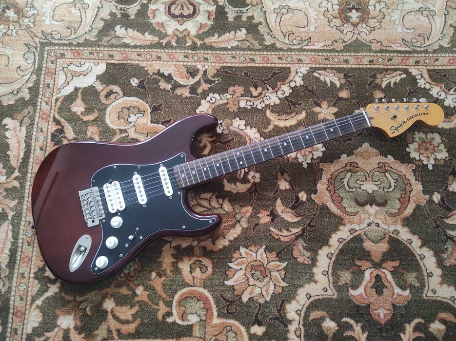 Gitara elektryczna Squier Classic Vibe 70s Stratocaster HSS WLN