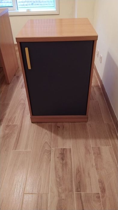 Cama solteiro secretária modulo e estantes